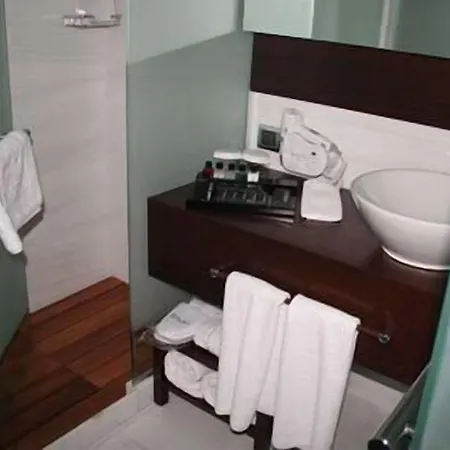 Samm Bistro Hotel 4*