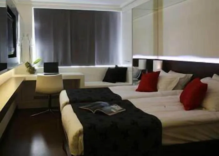 Samm Bistro Hotell 4*