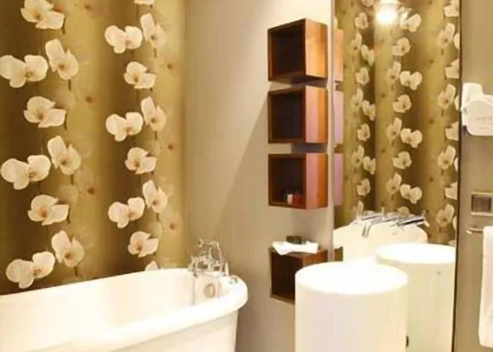 Samm Bistro Hotell 4*