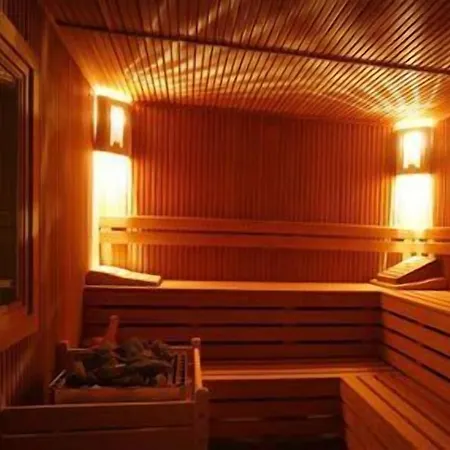 Отель Samm Bistro 4*