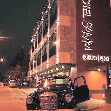萨姆小酒馆及水利酒店