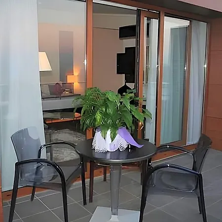 Samm Bistro 4*