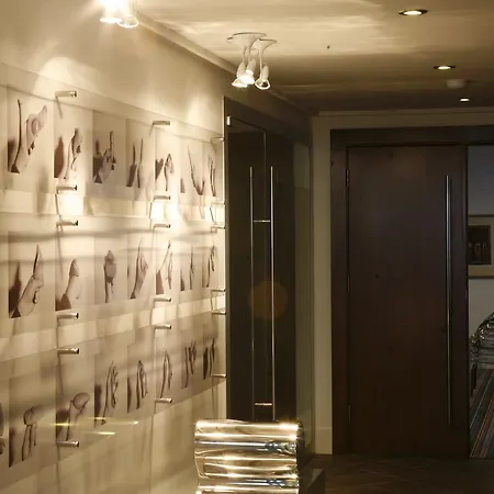 Отель Samm Bistro 4*